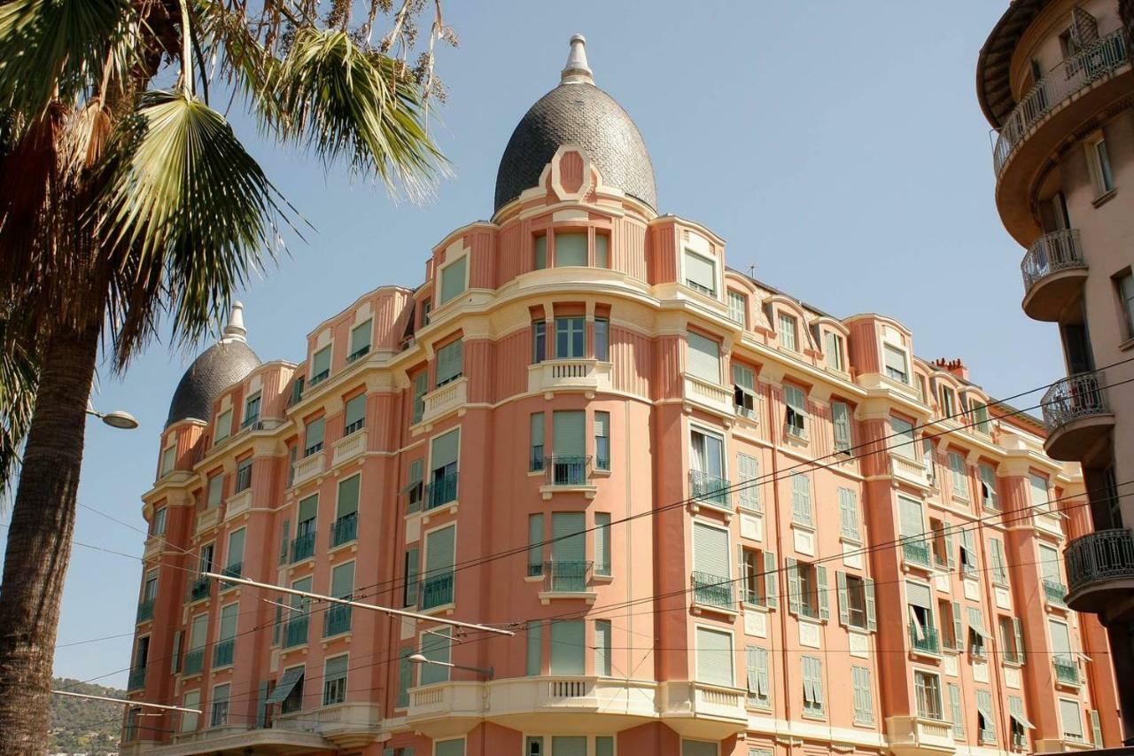 Apartment Centre,