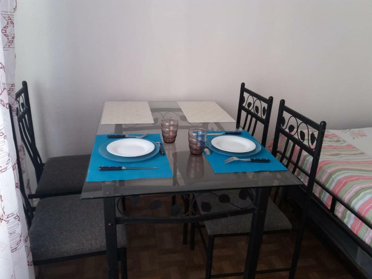 Apartment Centre, *
